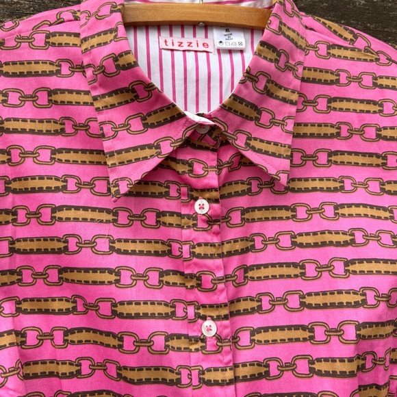 💖tizzie💖 Collared, Button Down Top with Different Pattern Flip Cuffs - Picture 2 of 3